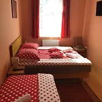 Oersegkapuja Vendeghaz Gasthof *