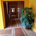 Oersegkapuja Vendeghaz * Csakanydoroszlo