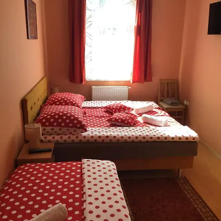 Oersegkapuja Vendeghaz Guest house *