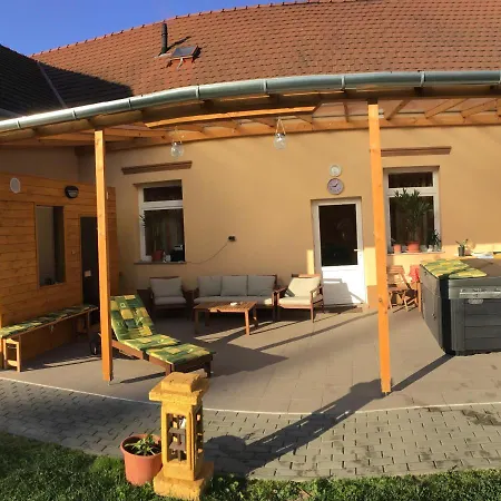 Oersegkapuja Vendeghaz *