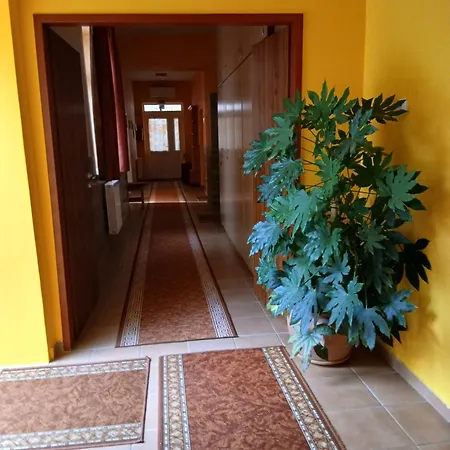 Oersegkapuja Vendeghaz * Csakanydoroszlo